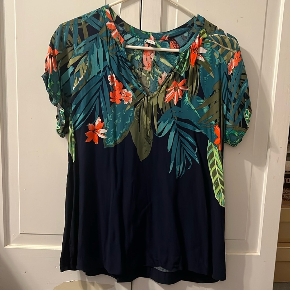 Old navy T-shirt